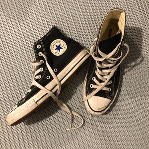 🌟 SALE! Converse High Top Black Sneakers (8/10)